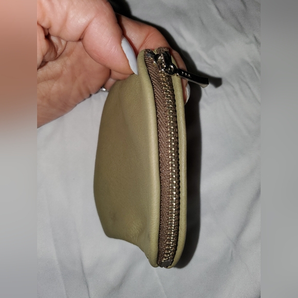 Small custom made leather coin pouch - Picture 2 of 3